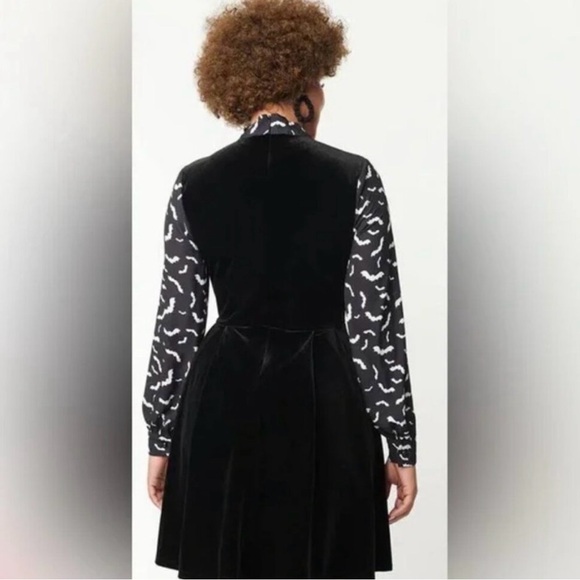 Black velvet and bat pattern dress | Unique Vintage - Picture 3 of 5